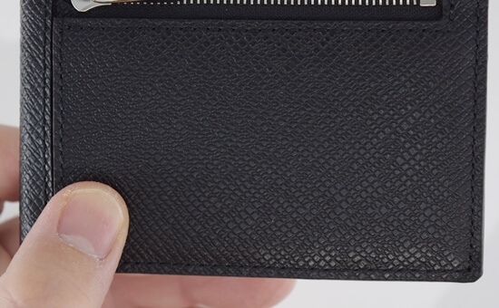 ペッレモルビダ「BA329」　外装の革のアップ写真