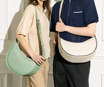 クラフスト「BIO LEATHER クレセントバッグ」写真
