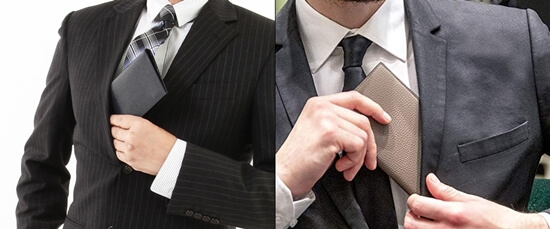 「厚さ1.5cm以下」の長財布をスーツのジャケットの内ポケットに入れる写真