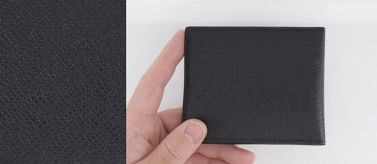 「型押しレザー」の拡大写真と財布の写真