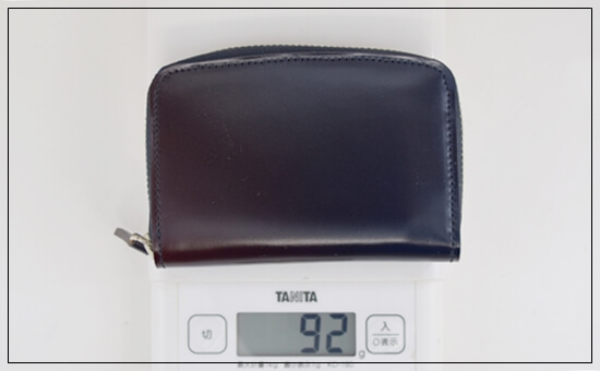 ユニコーン　「アトモスフィア」のミドルウォレット　重さ　写真